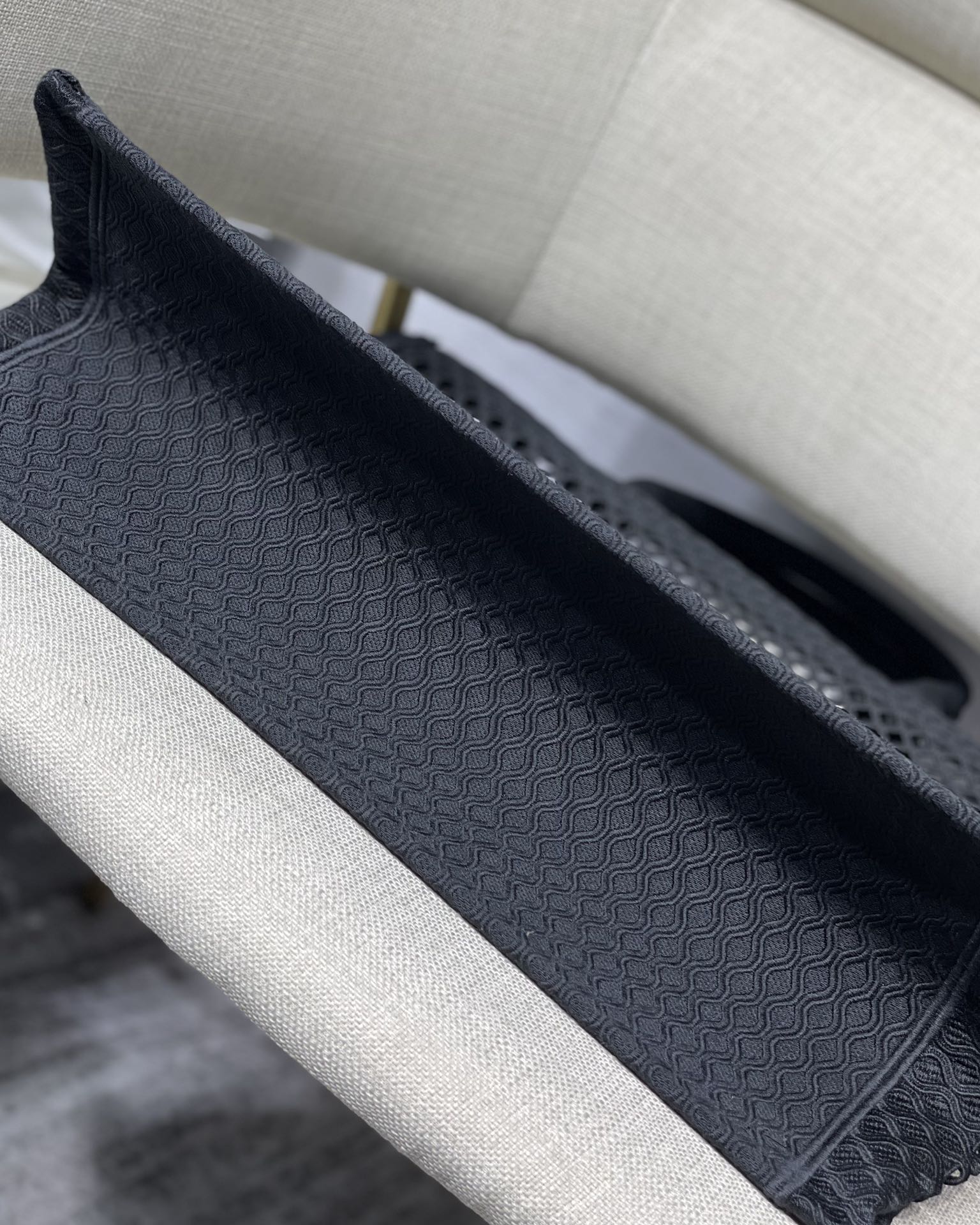 D*or book tote