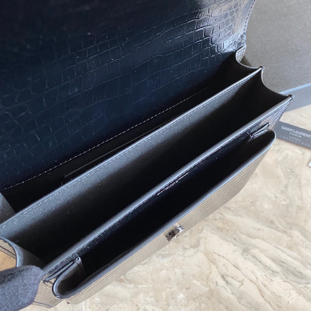 MANHATTAN MEDIUM SHOPPING BAG IN BOX SAINT LAURENT LEATHER