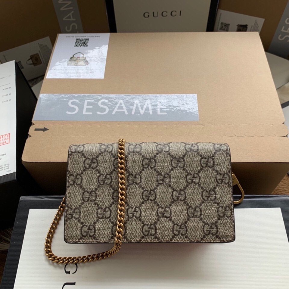 G*u*i cherry wallet