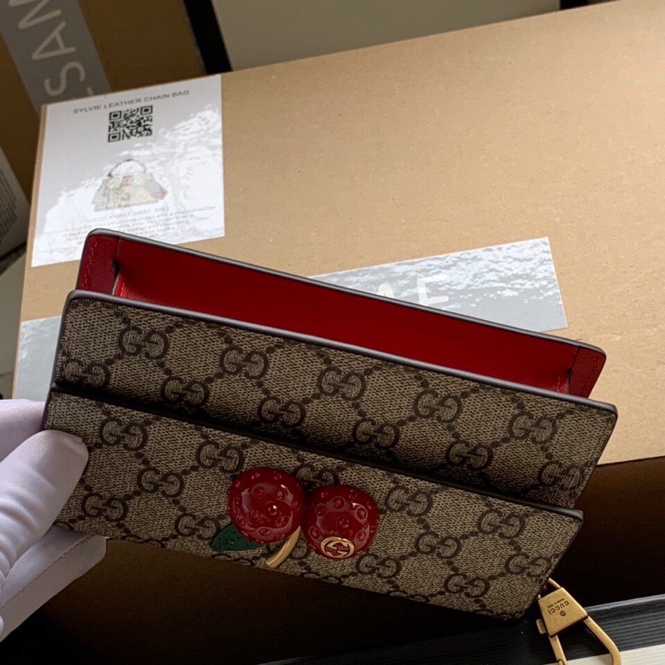 G*u*i cherry wallet