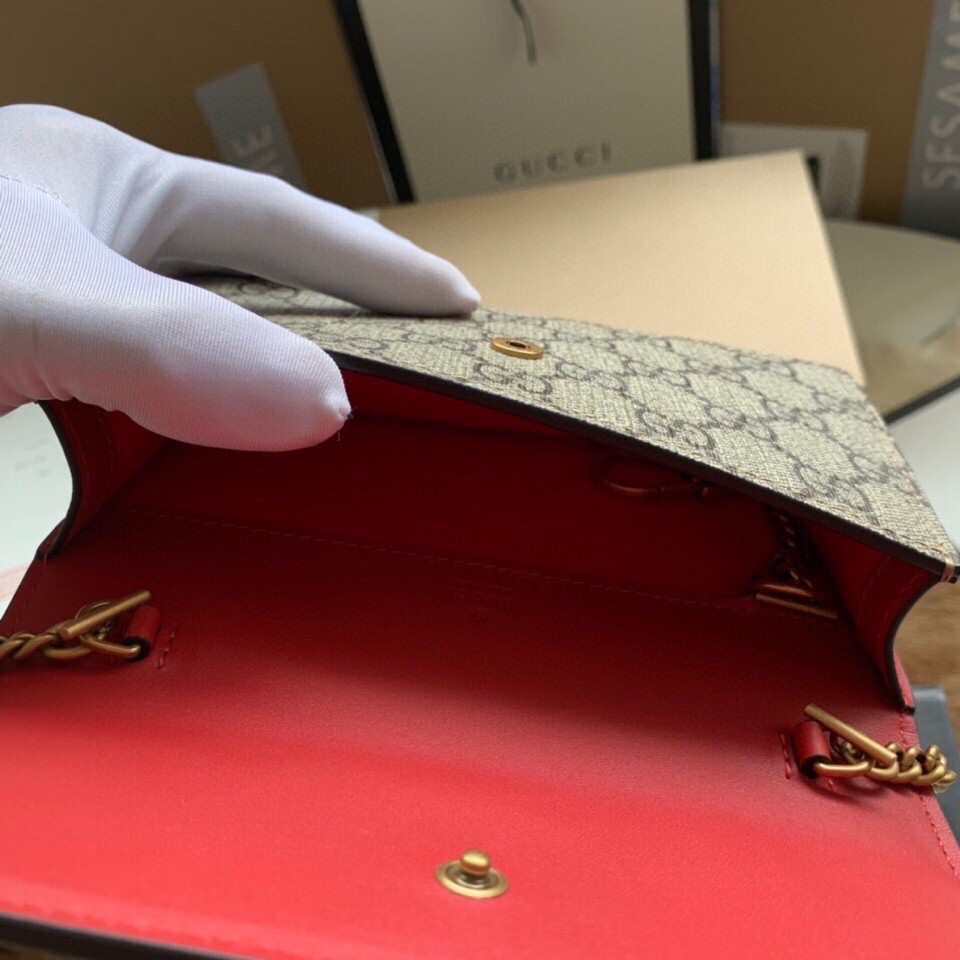 G*u*i cherry wallet