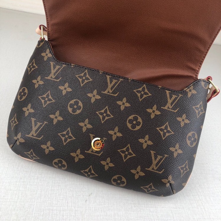 l**is V*t*n musette tango short shoulder bag