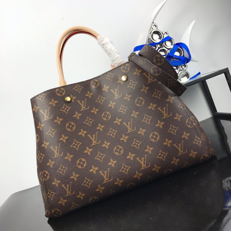 l**is V*t*n monogram montaigne gm