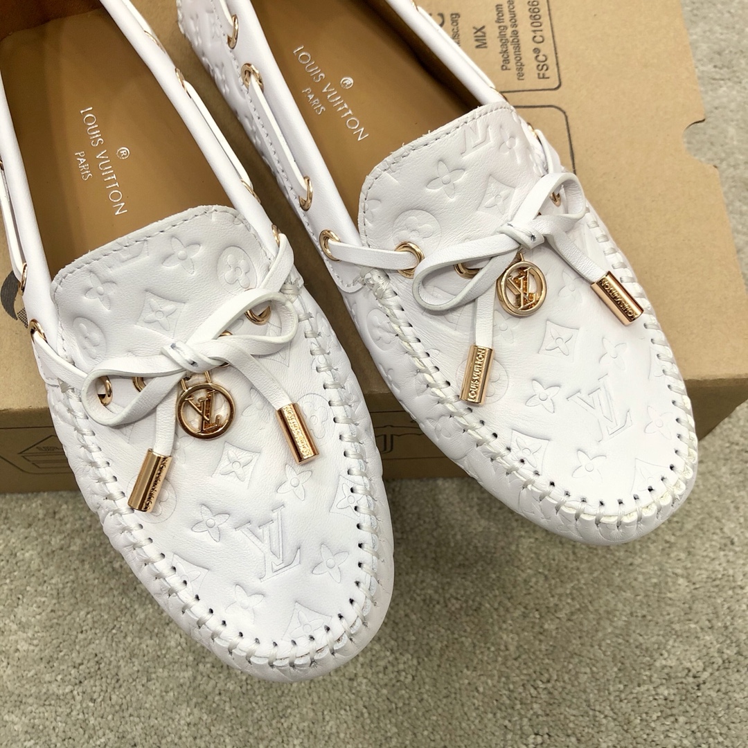 l**is V*t*n women’s gloria flat loafers white zoom shoes