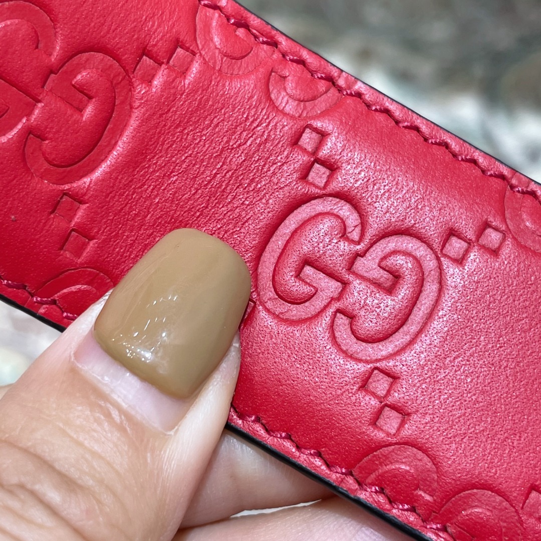 G*u*i signature