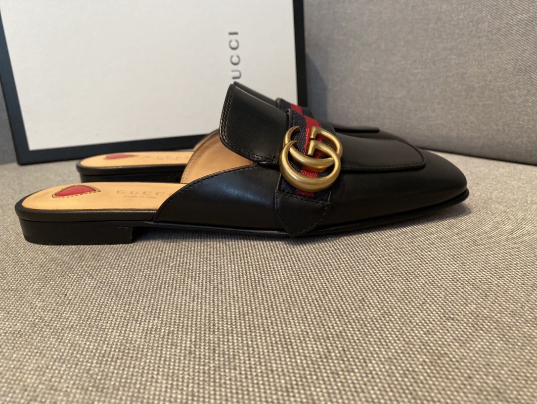 G*u*i flats 6