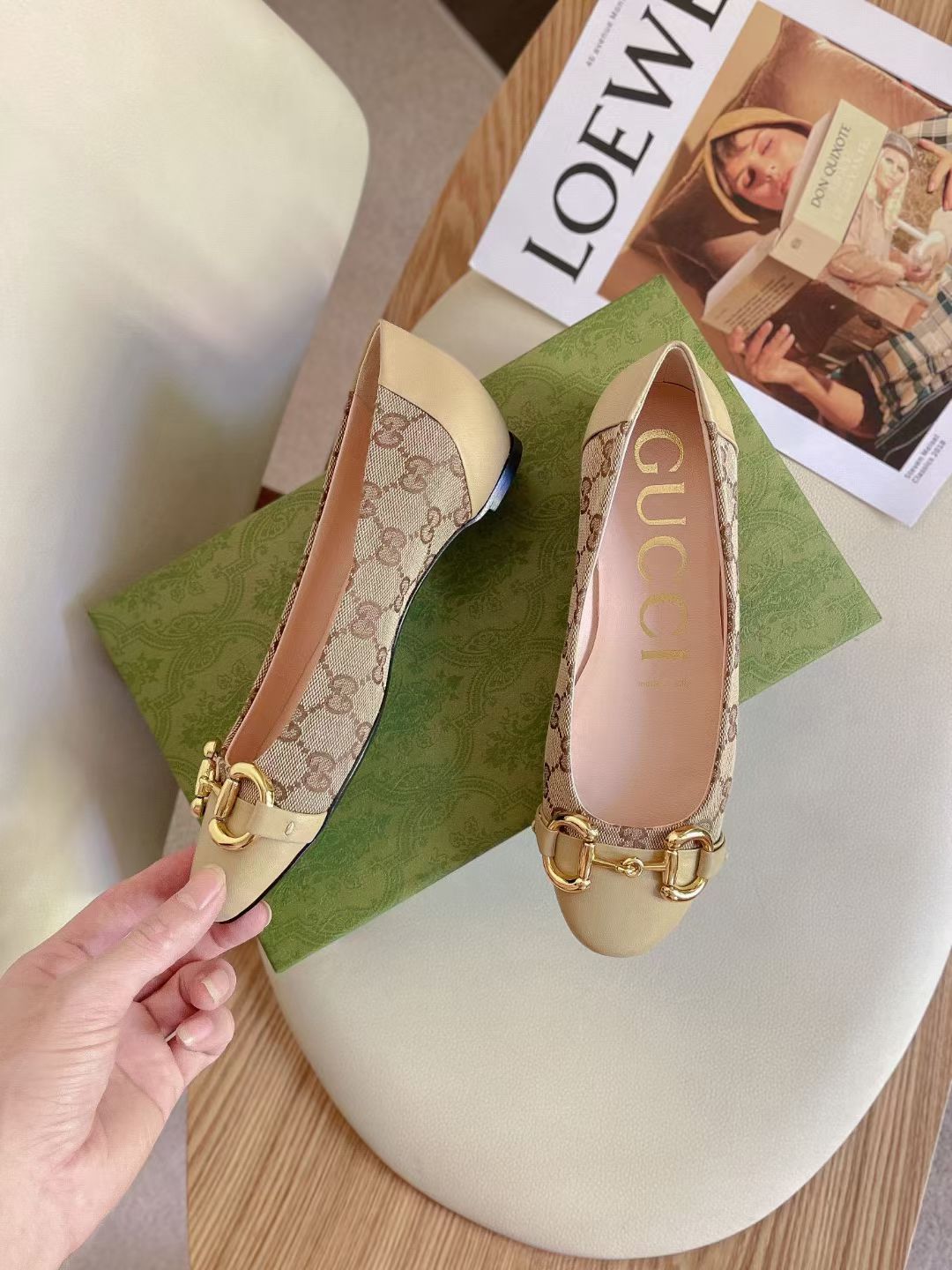G*u*i flats 9