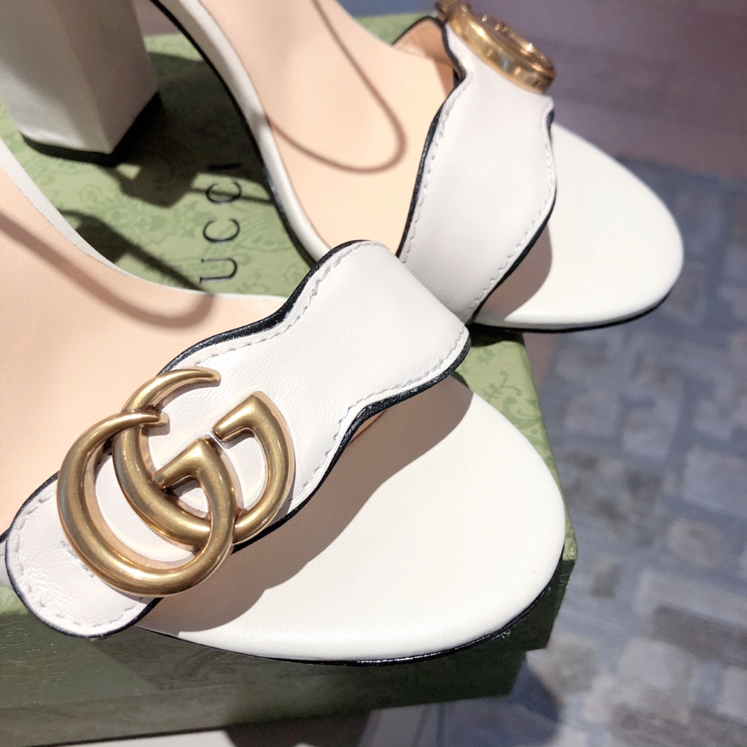 G*u*i high heels 11