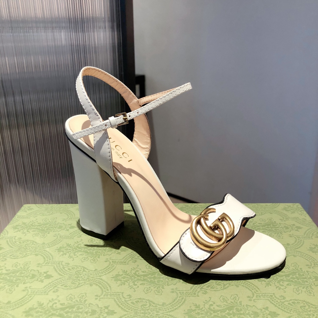 G*u*i high heels 11