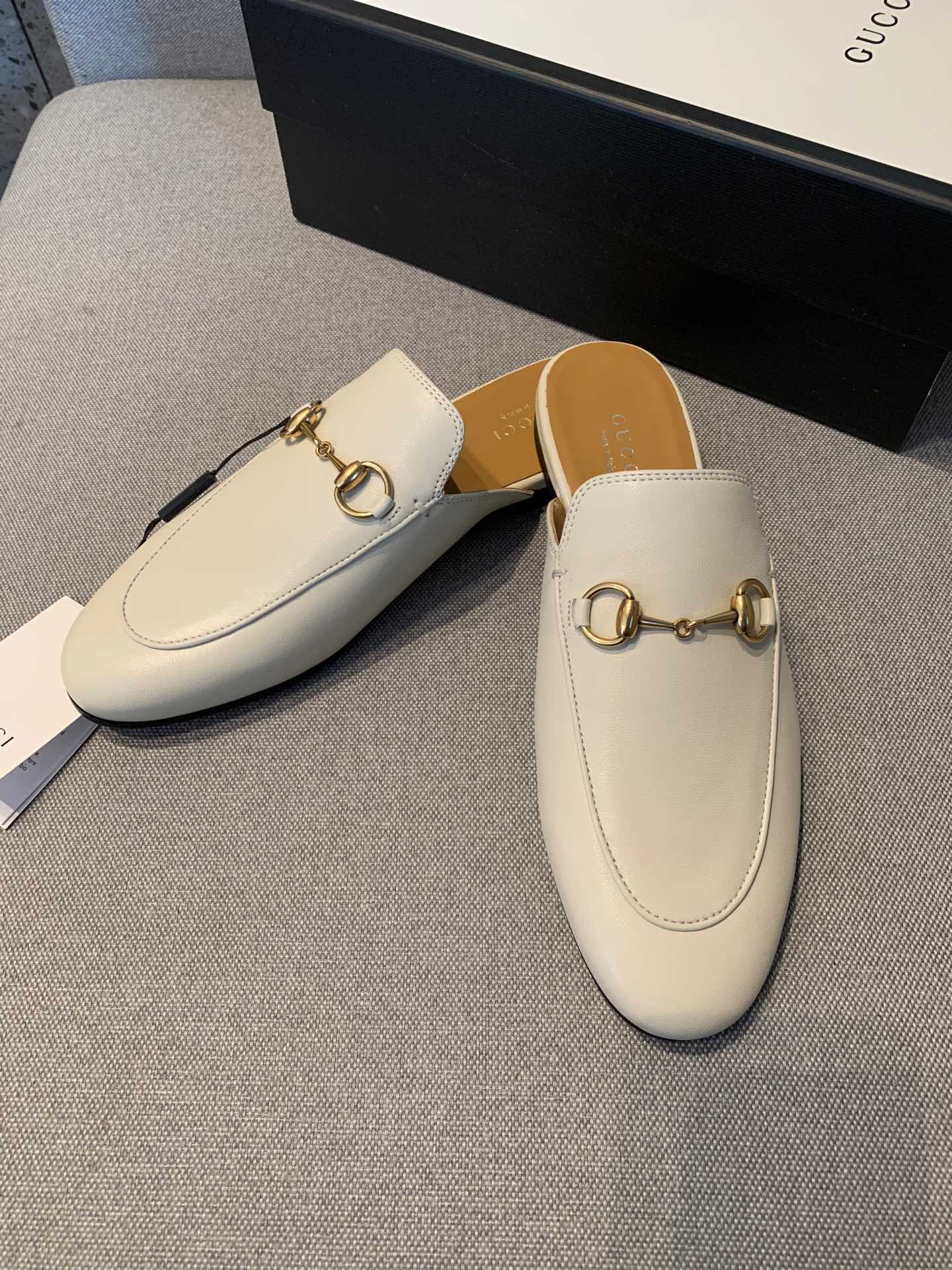 G*u*i flats 23