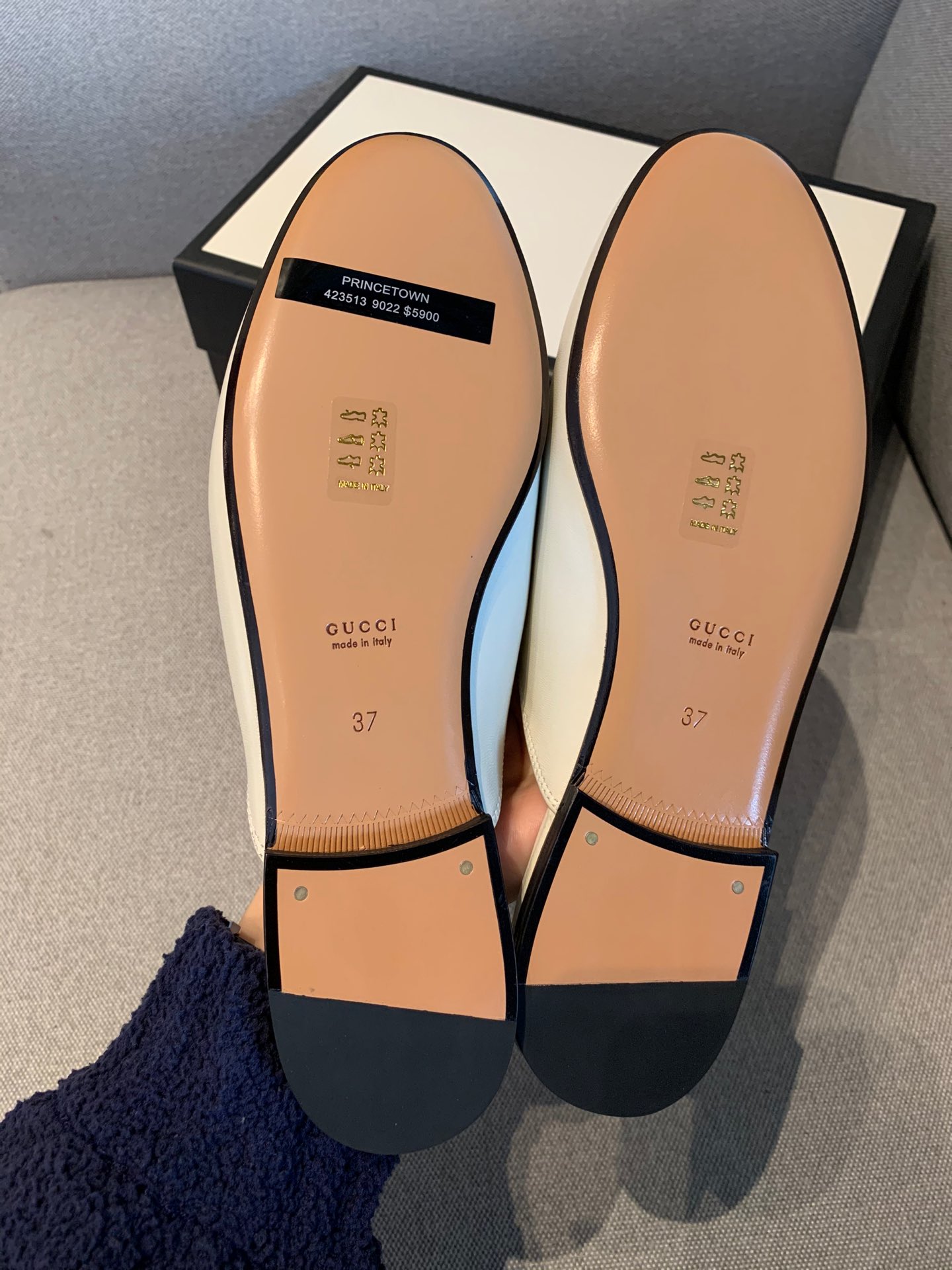 G*u*i flats 23