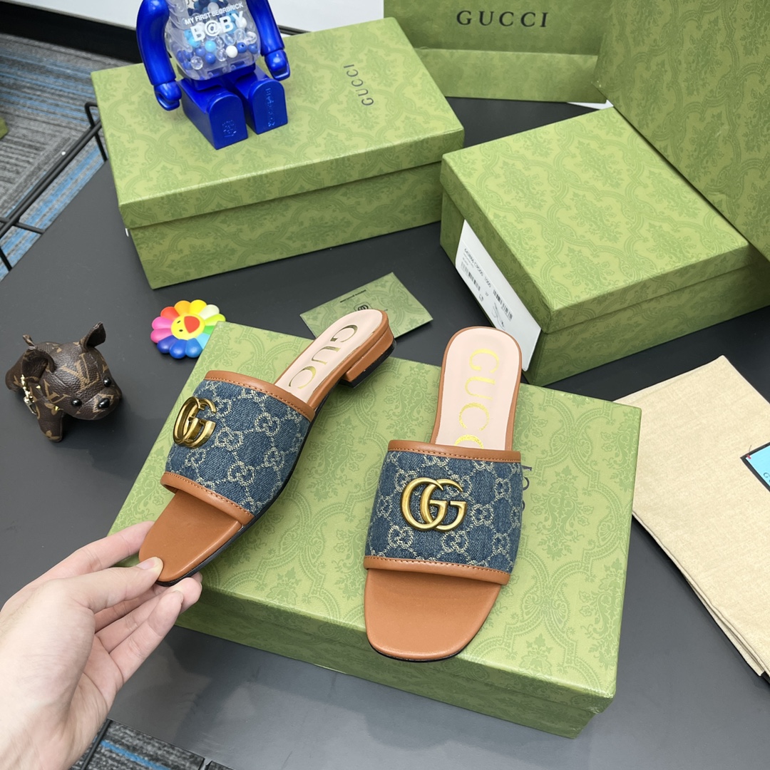 G*u*i slippers 53