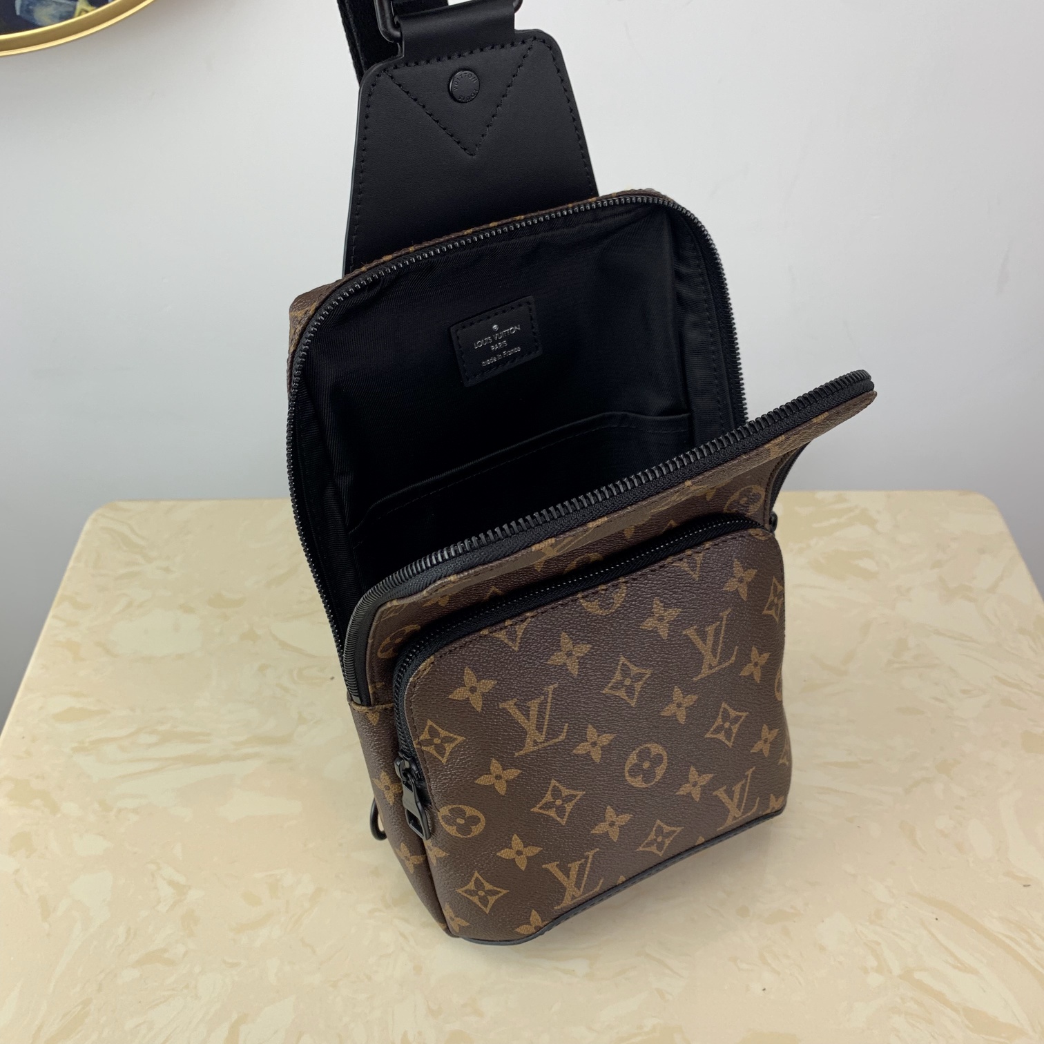 l**is V*t*n avenue sling bag