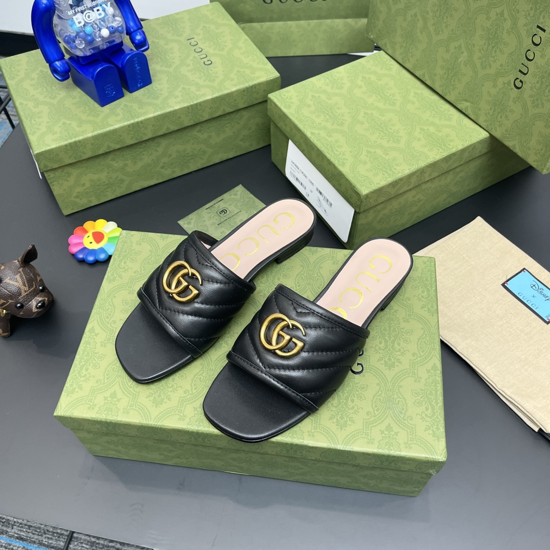 G*u*i slippers 57