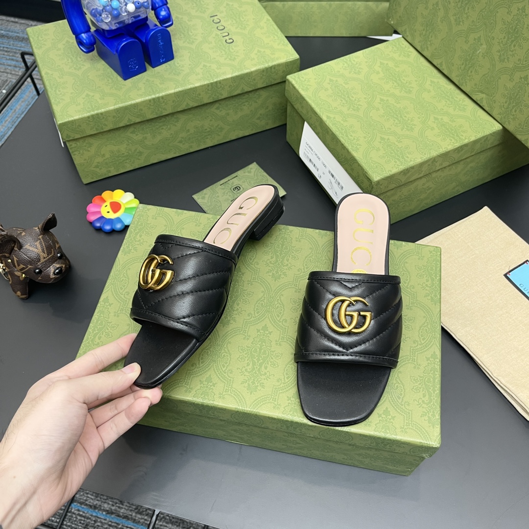 G*u*i slippers 57
