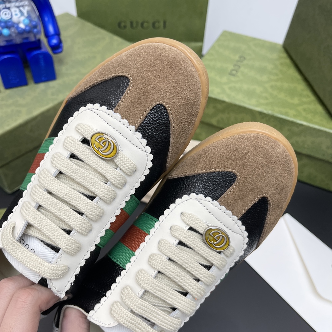 G*u*i flats 38
