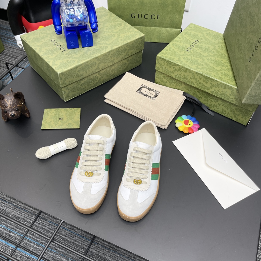 G*u*i flats 39