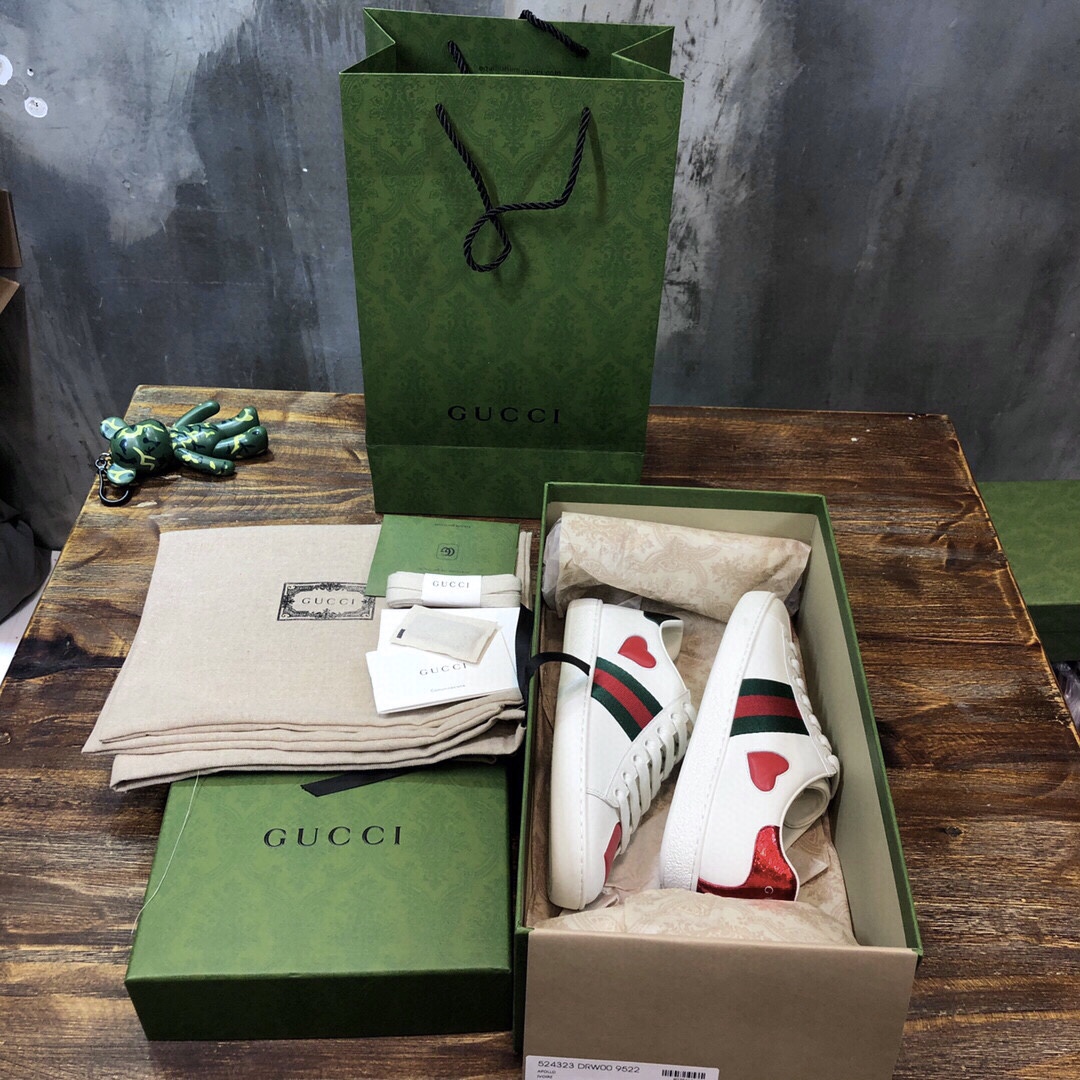 G*u*i flats 50