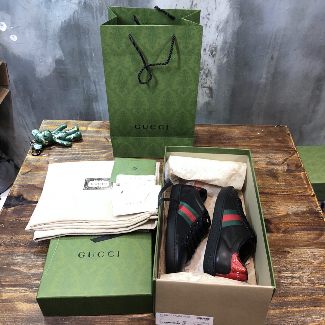 G*u*i flats 53