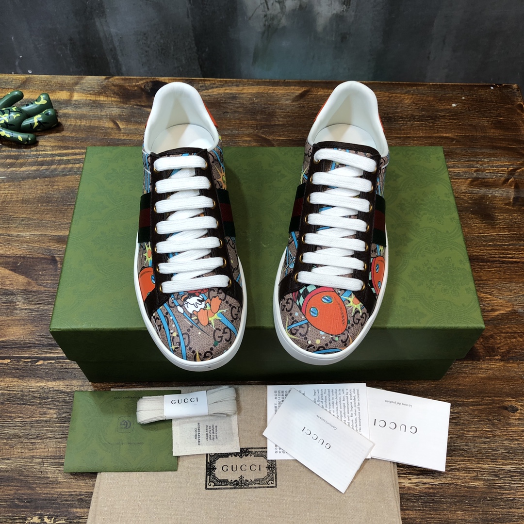 G*u*i flats 54