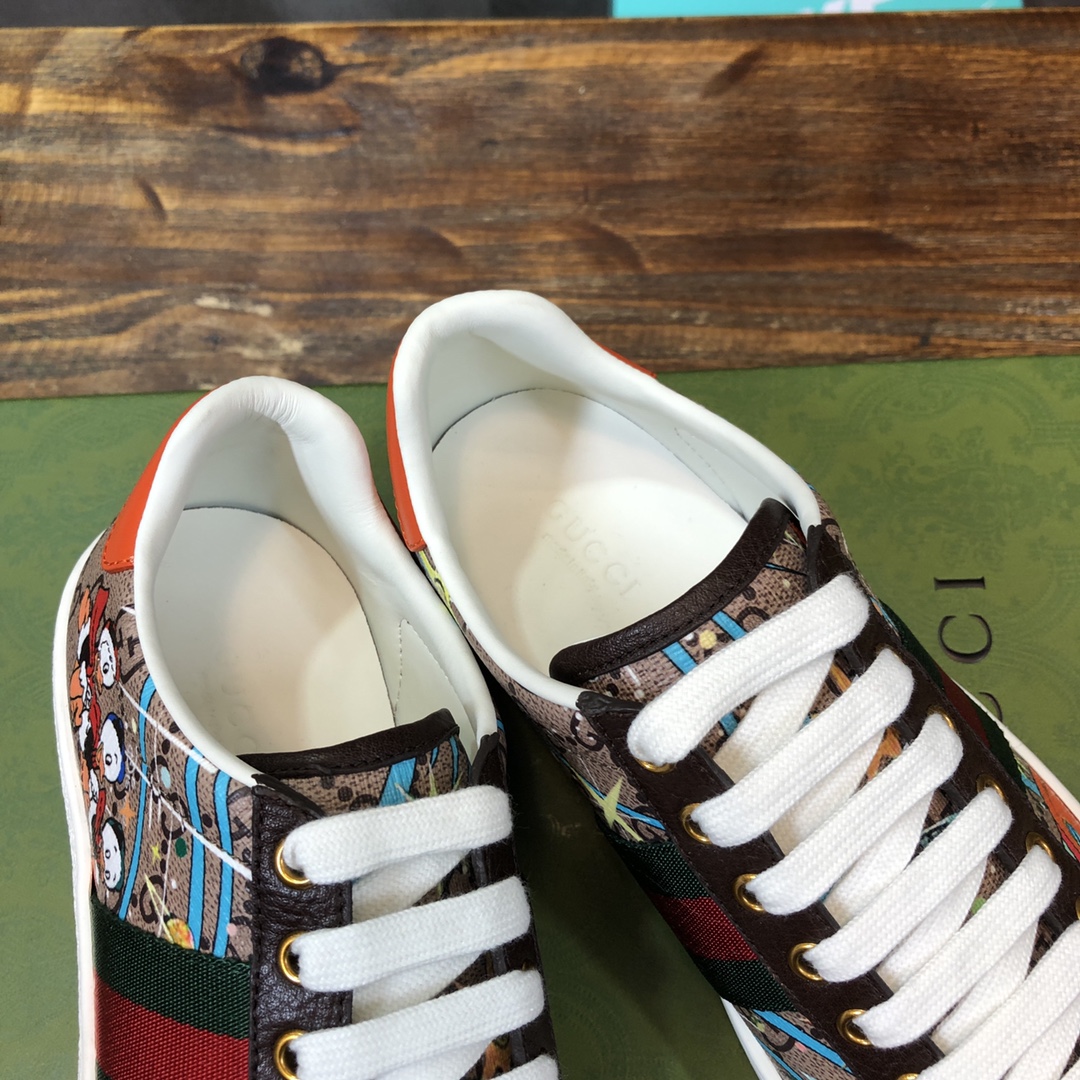 G*u*i flats 54