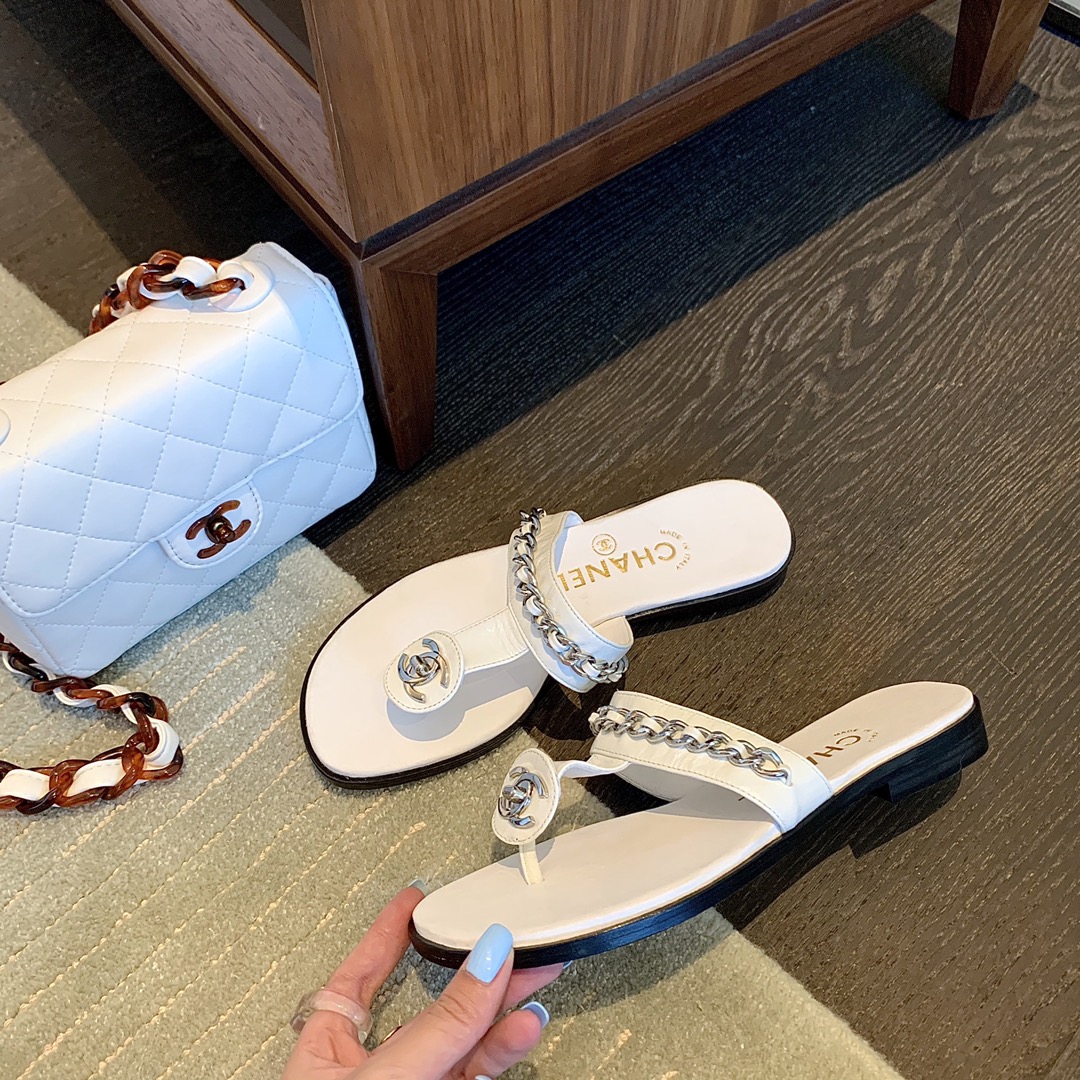 Ch*el slippers 12