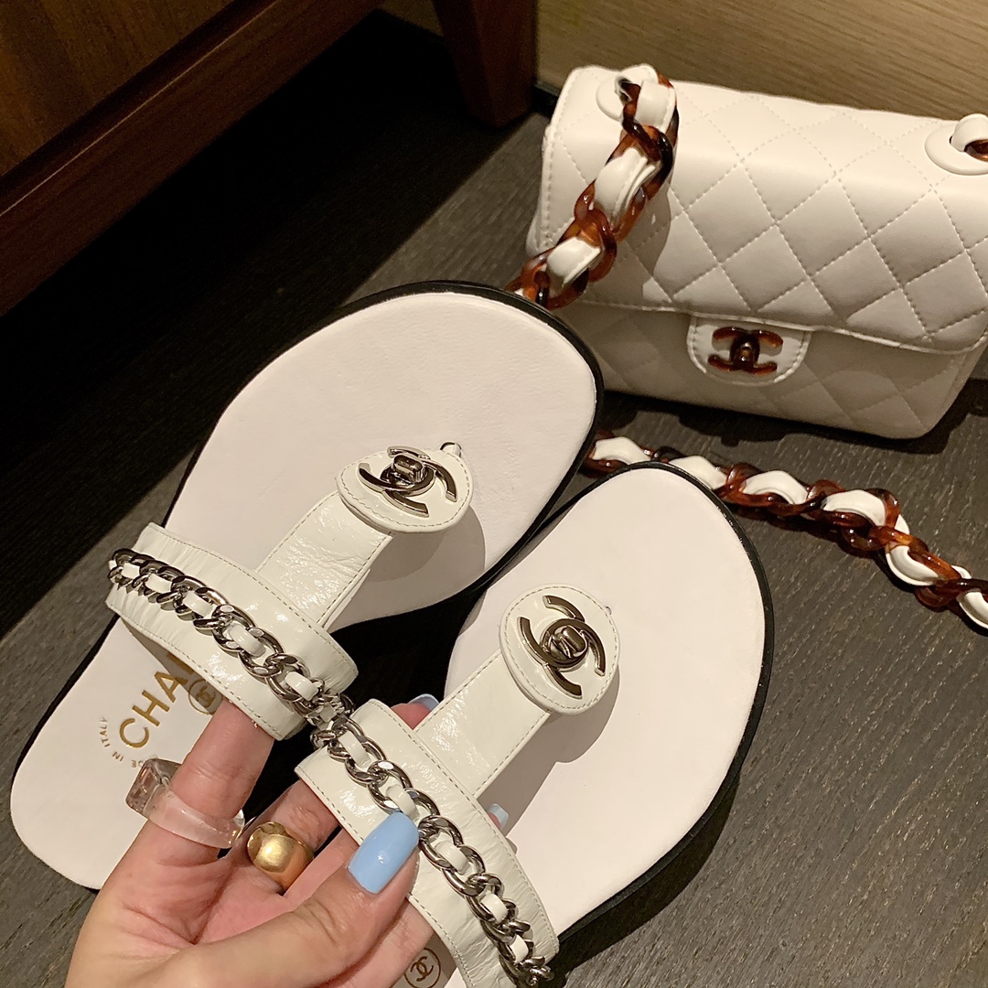 Ch*el slippers 12