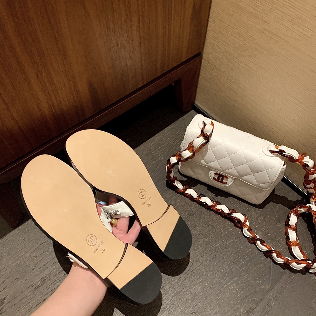 Ch*el slippers 12