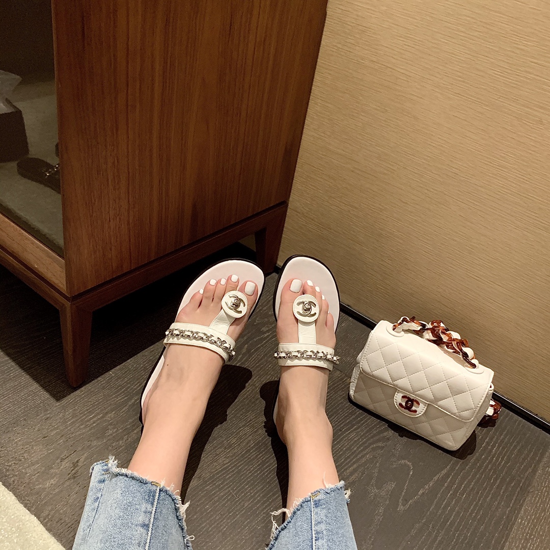 Ch*el slippers 12