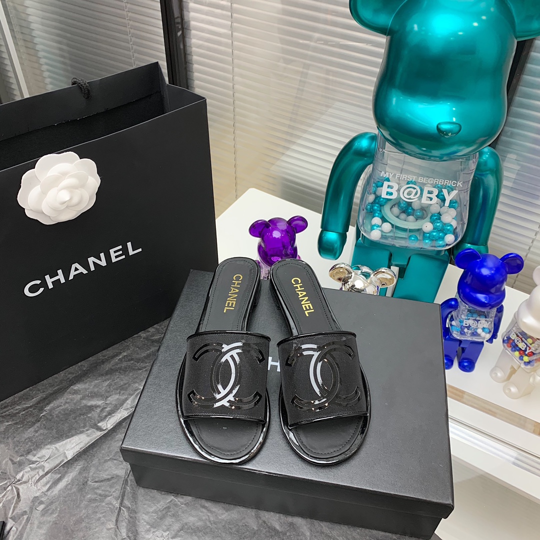Ch*el slippers 31
