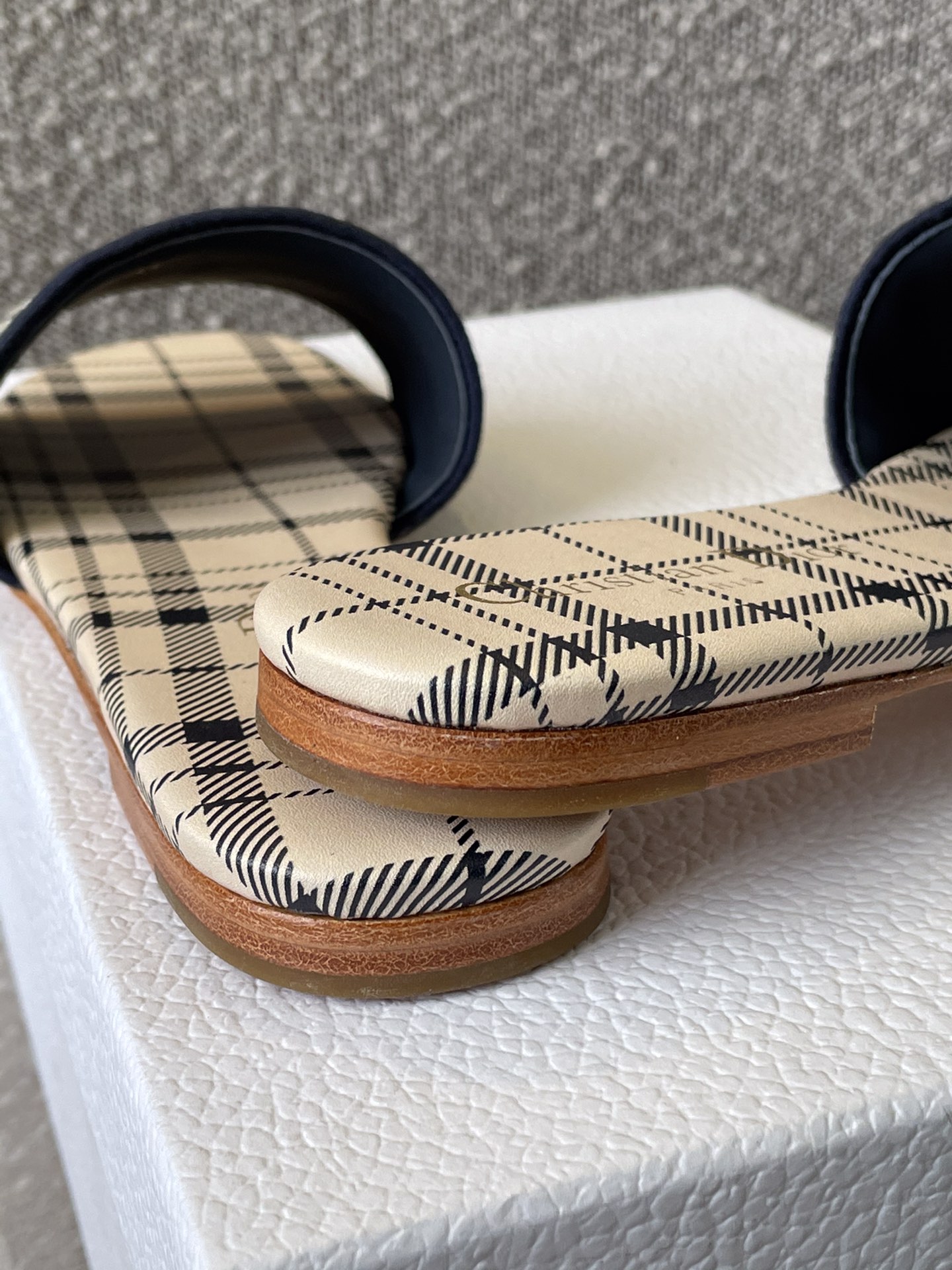 D*or slippers 5