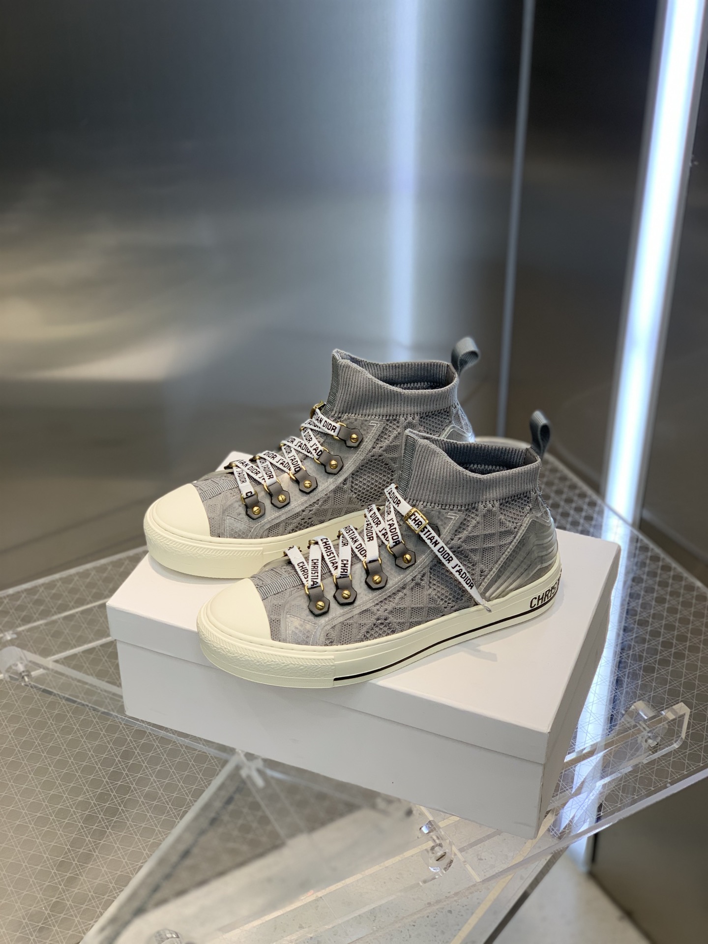 D*or sneakers 11