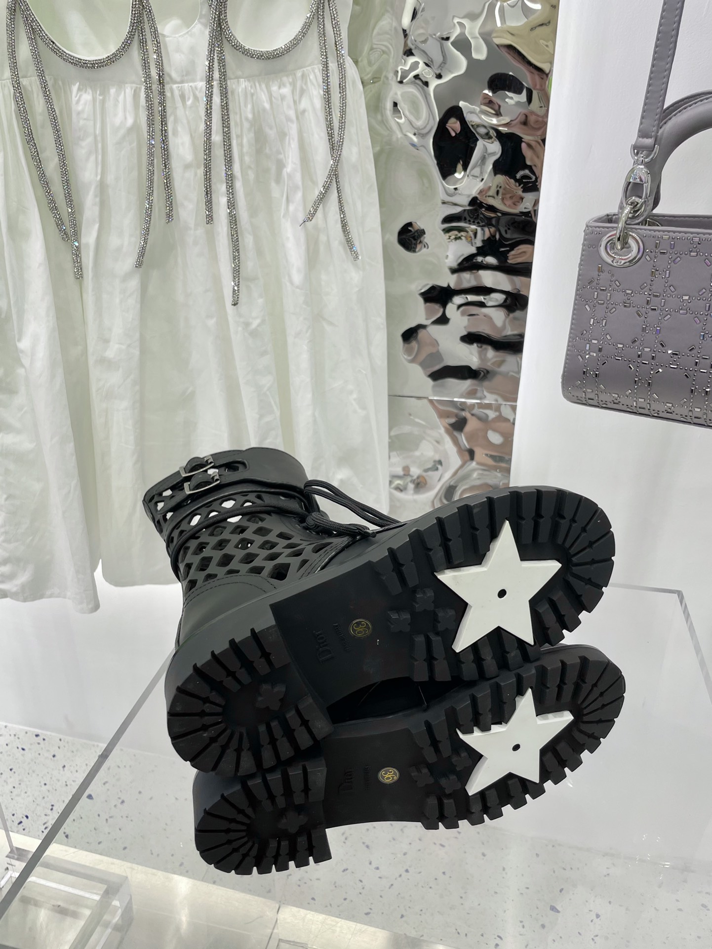 D*or cut out boots