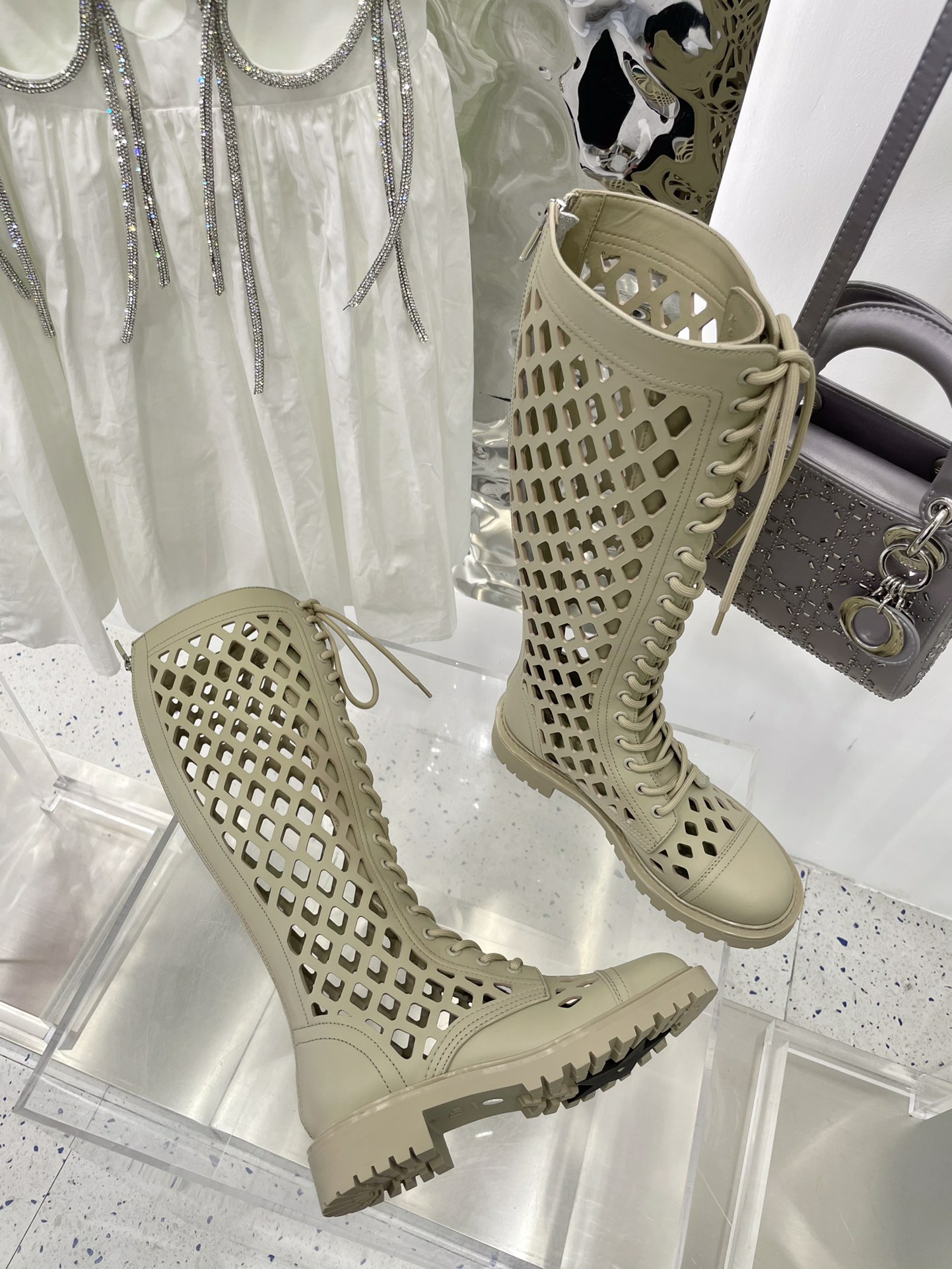 D*or boots 7