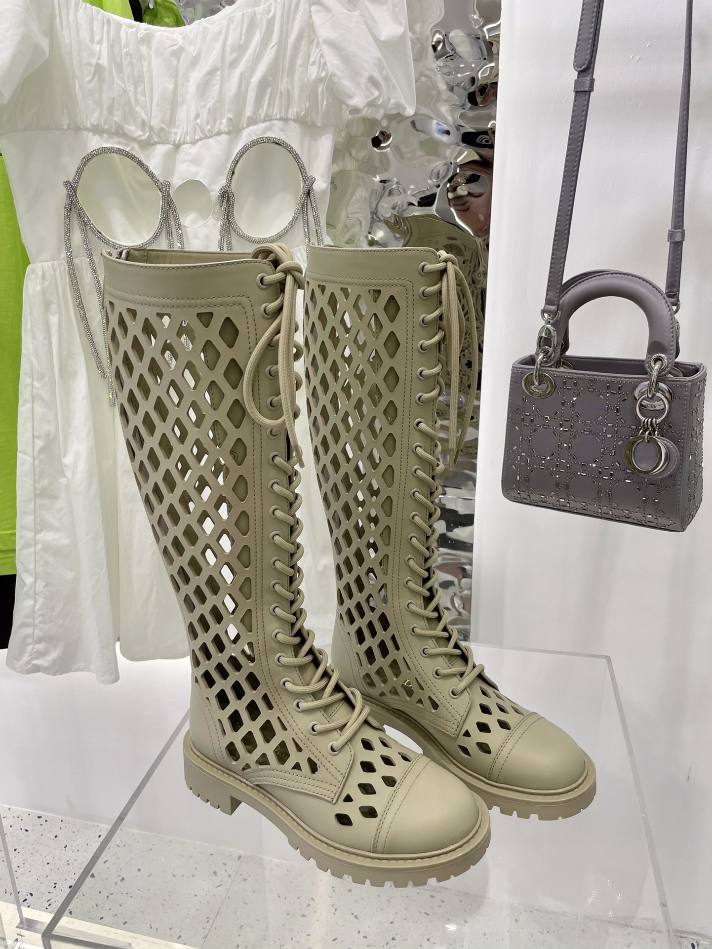 D*or boots 7