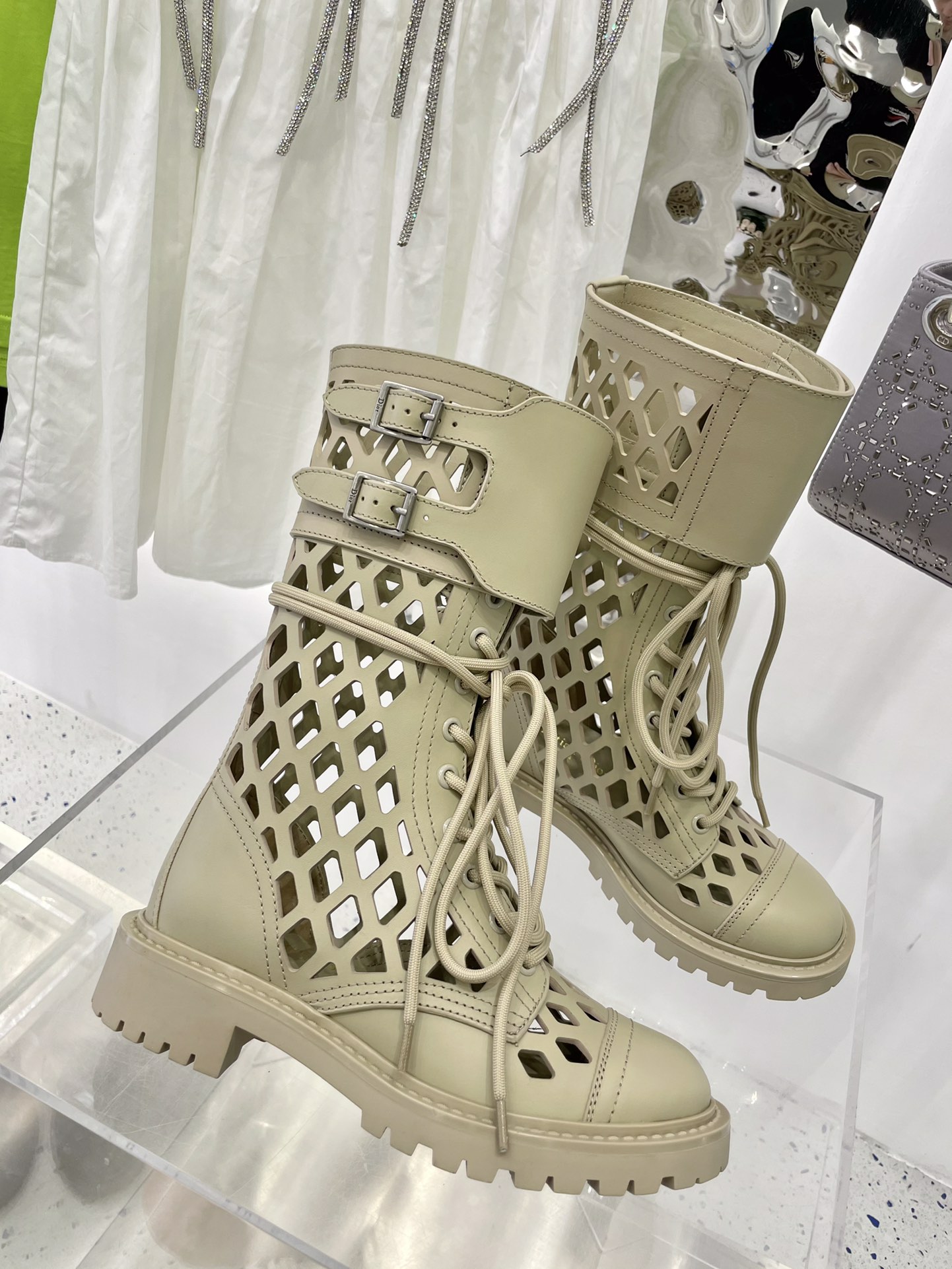 D*or boots 7