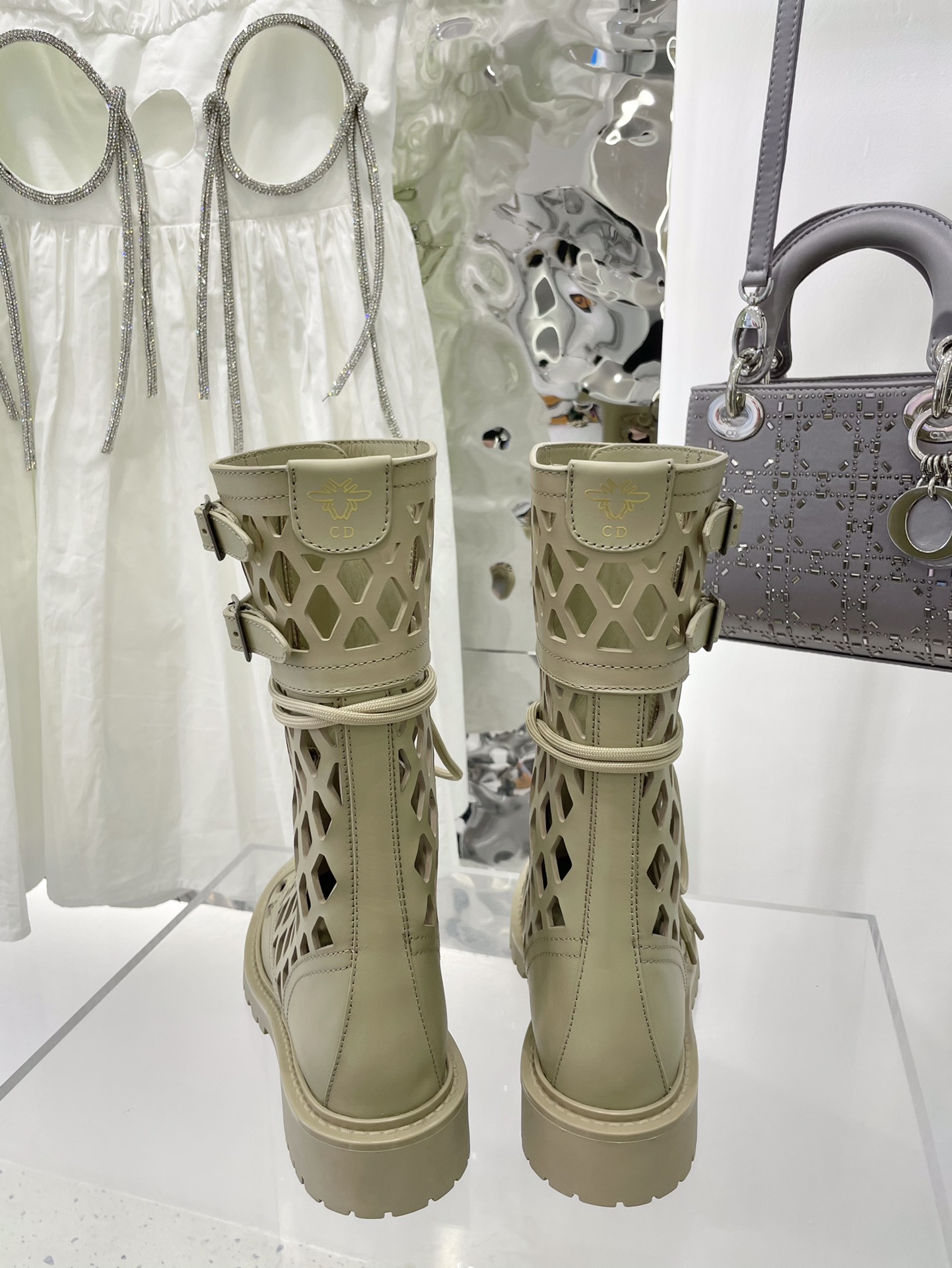 D*or boots 7