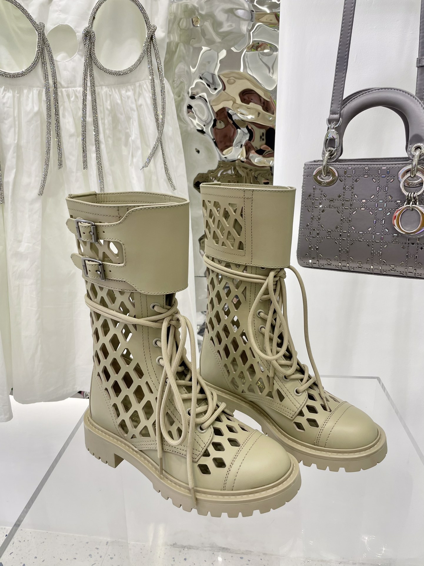 D*or boots 7