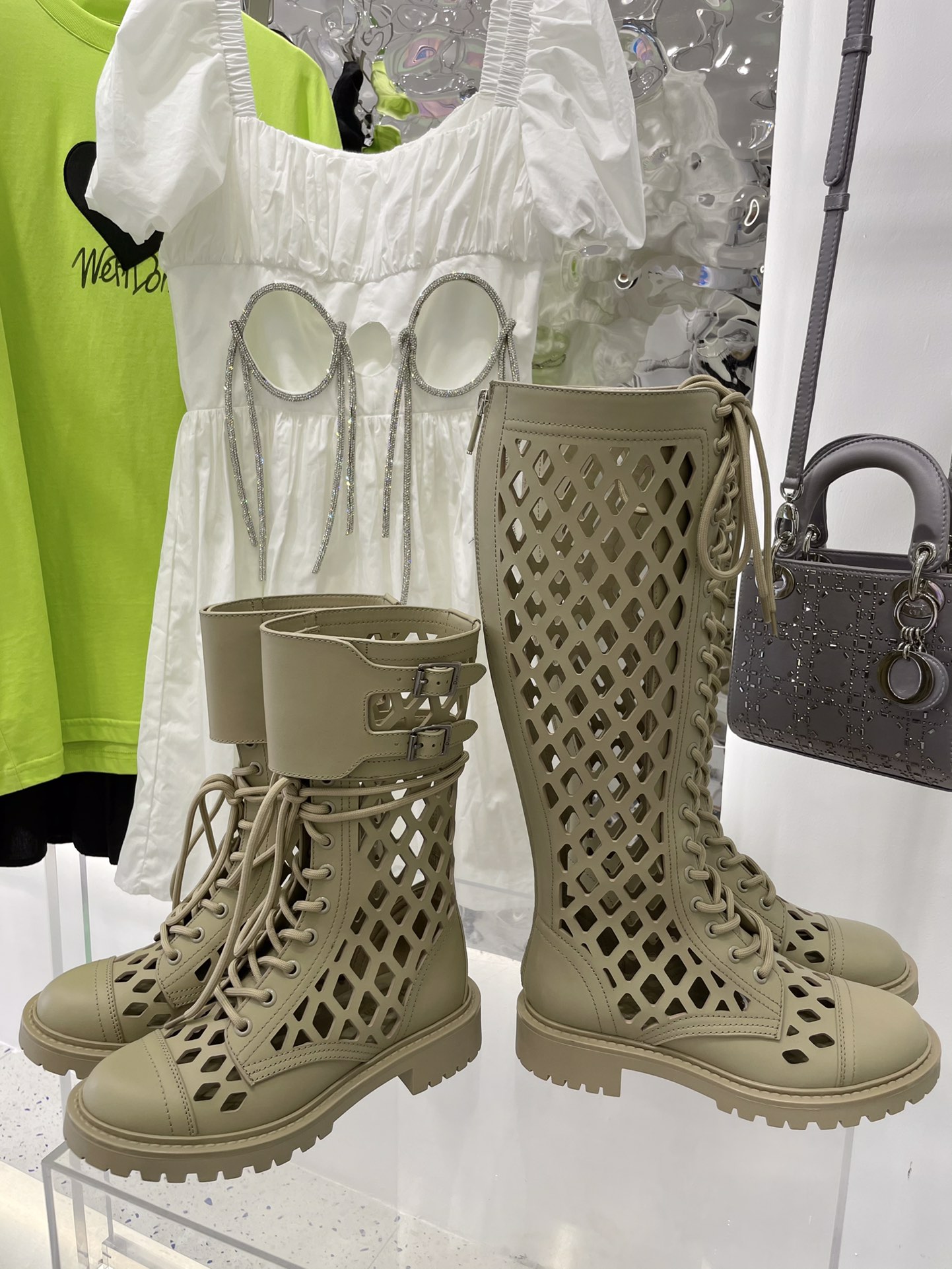 D*or boots 7