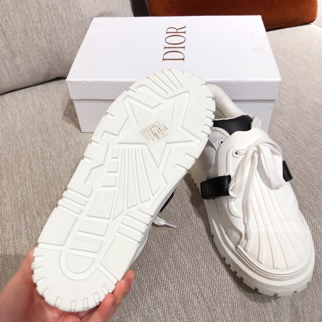 D*or sneakers 66