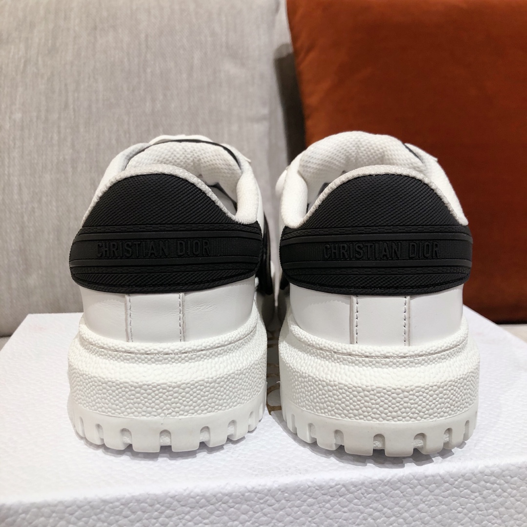 D*or sneakers 66