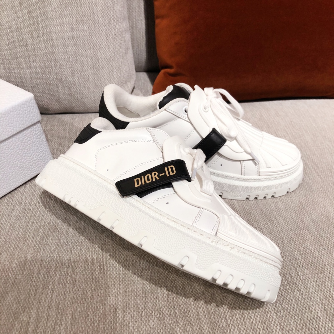 D*or sneakers 66