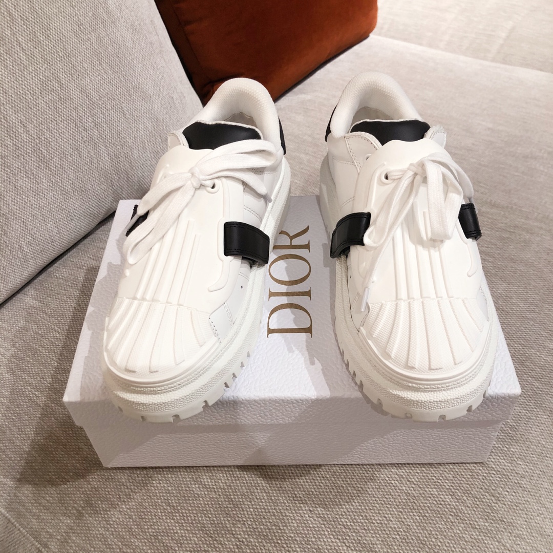 D*or sneakers 66