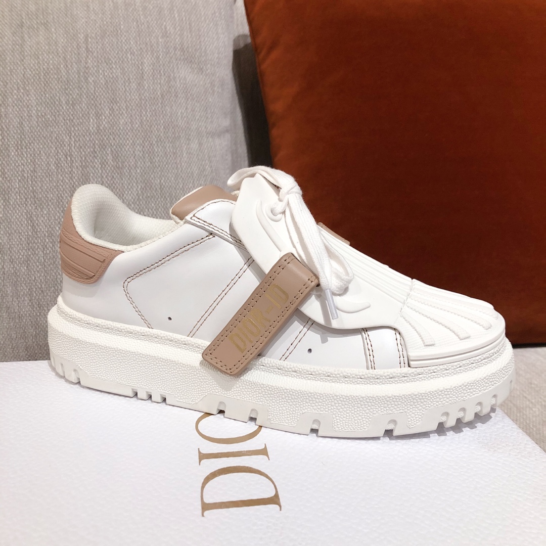D*or sneakers 67