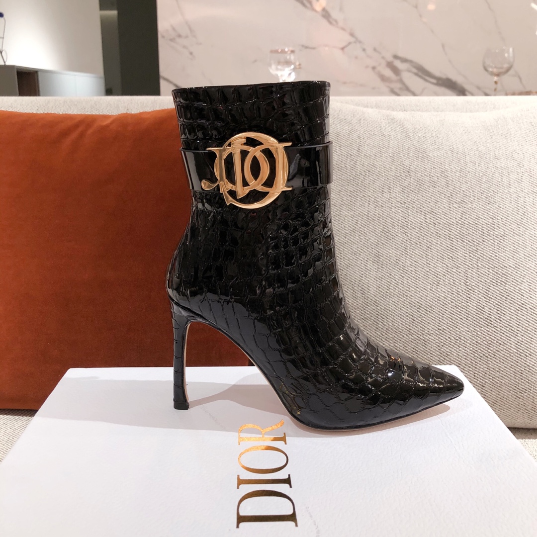 D*or boots 9