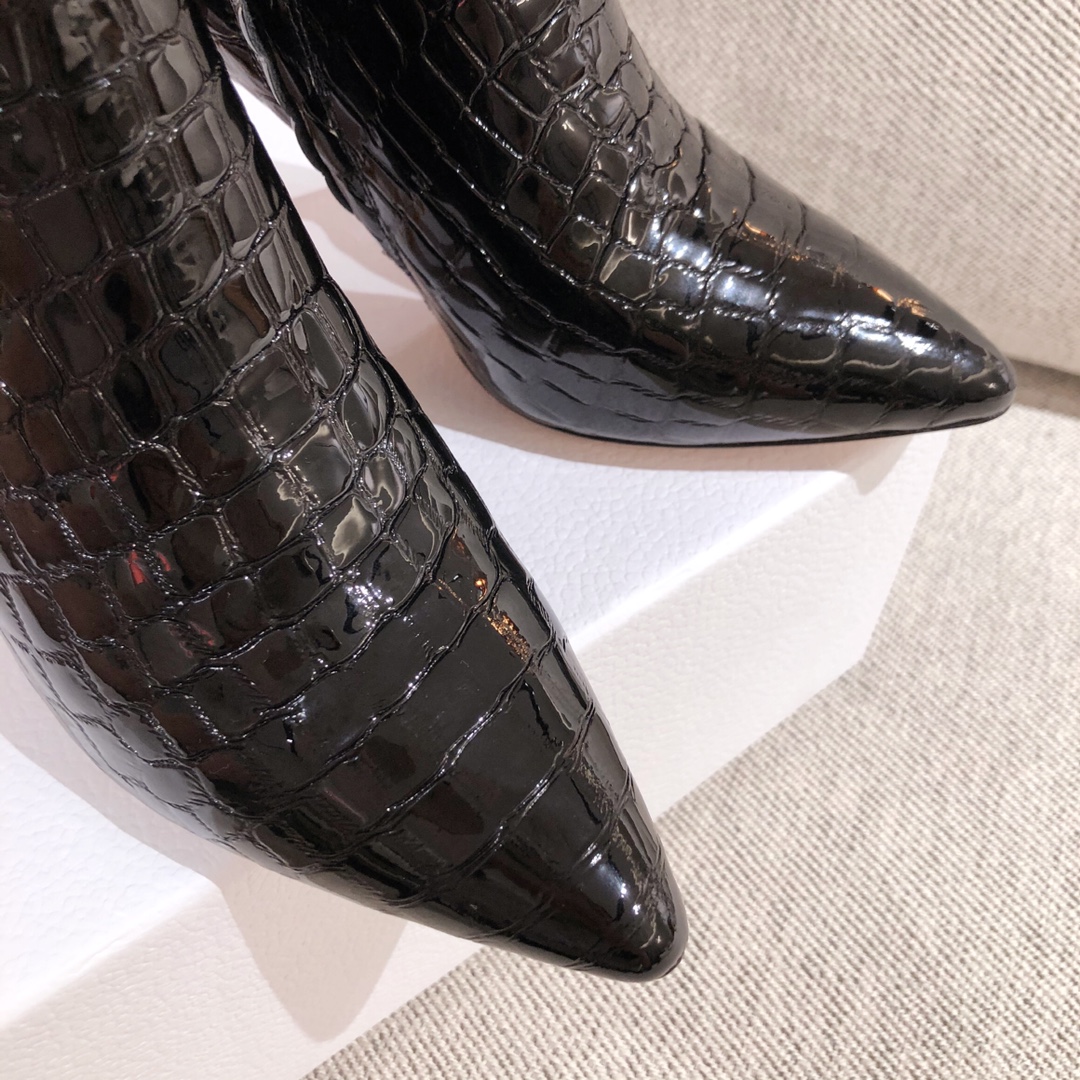 D*or boots 9