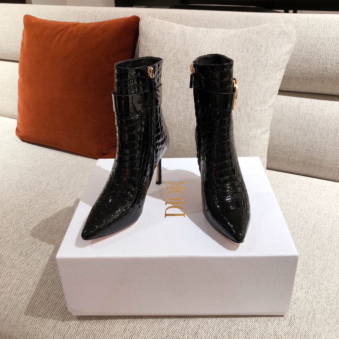 D*or boots 9