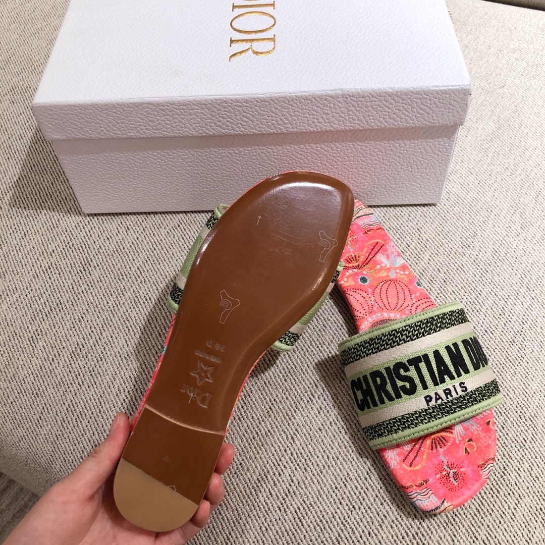 D*or slippers 20