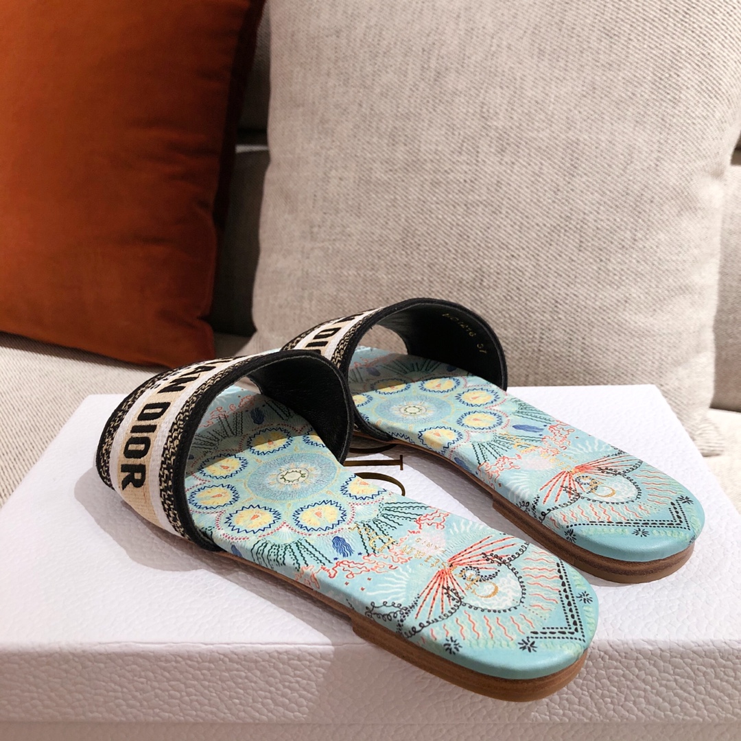 D*or slippers 21