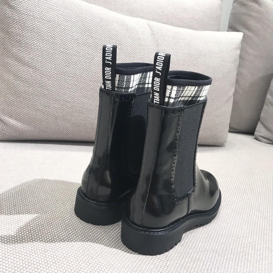 D*or boots 16